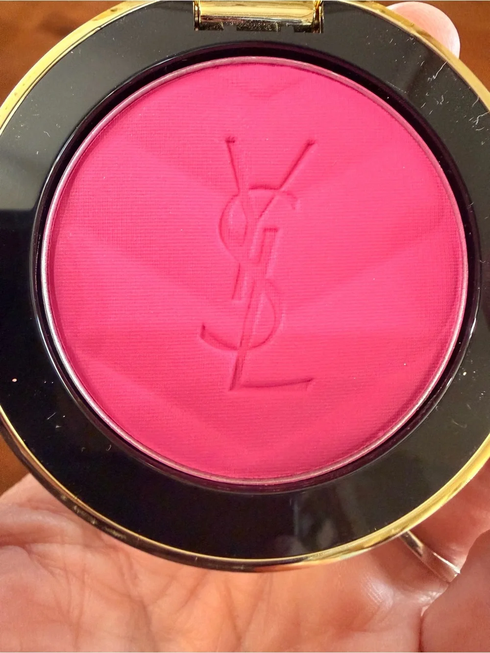 Yves Saint Laurent make me blush 03 Mischievous Magenta - vivid magenta matte.